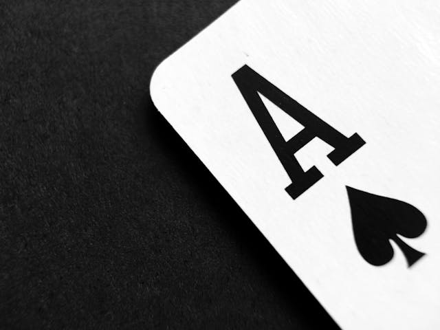 Pourquoi le Poker est-il un jeu de stratégie époustouflant à Roullours ?
