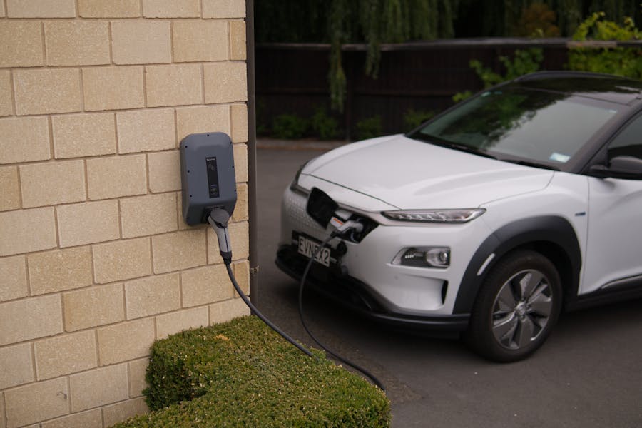 Les étapes clés pour installer une borne de recharge en habitat collectif