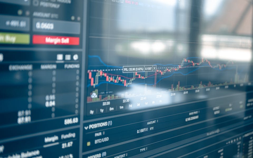 Les raisons de bien se préparer avant d’acheter un robot de trading en 2026